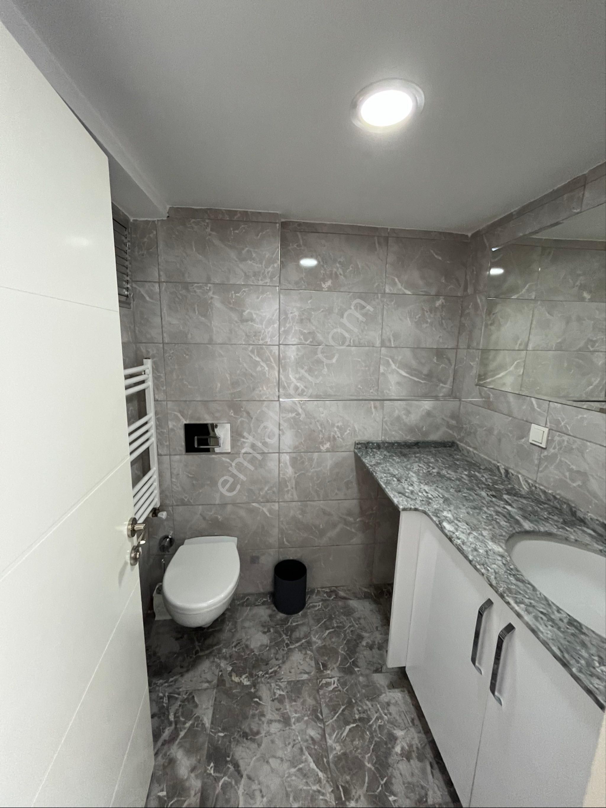 Yaşar Üniversitesi Karşısı 6 Yıllık Binada Şıkır Şıkır 1+1 - Görsel 12