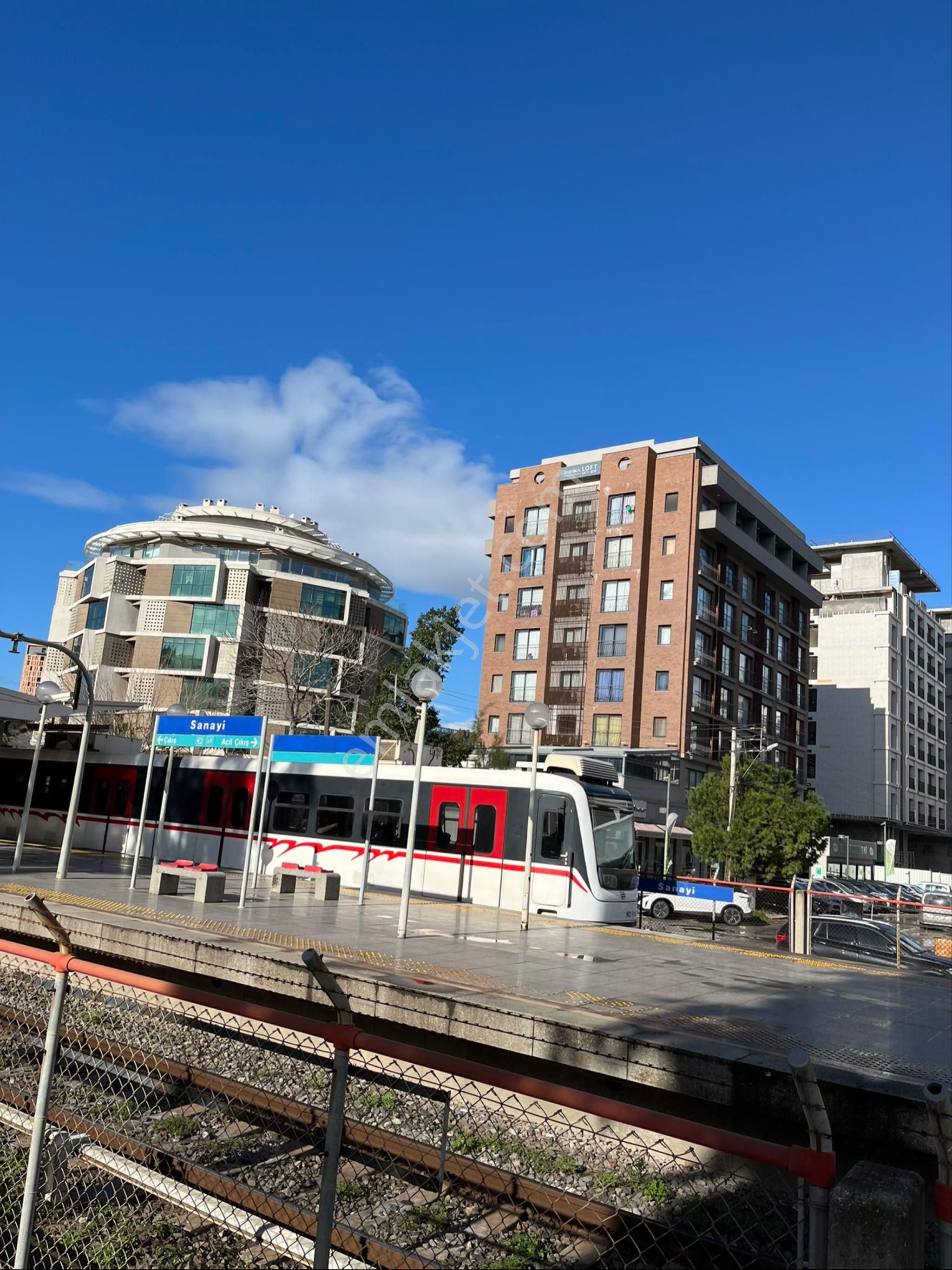 Yaşar Üniversitesi Karşısı 6 Yıllık Binada Şıkır Şıkır 1+1 - Görsel 5