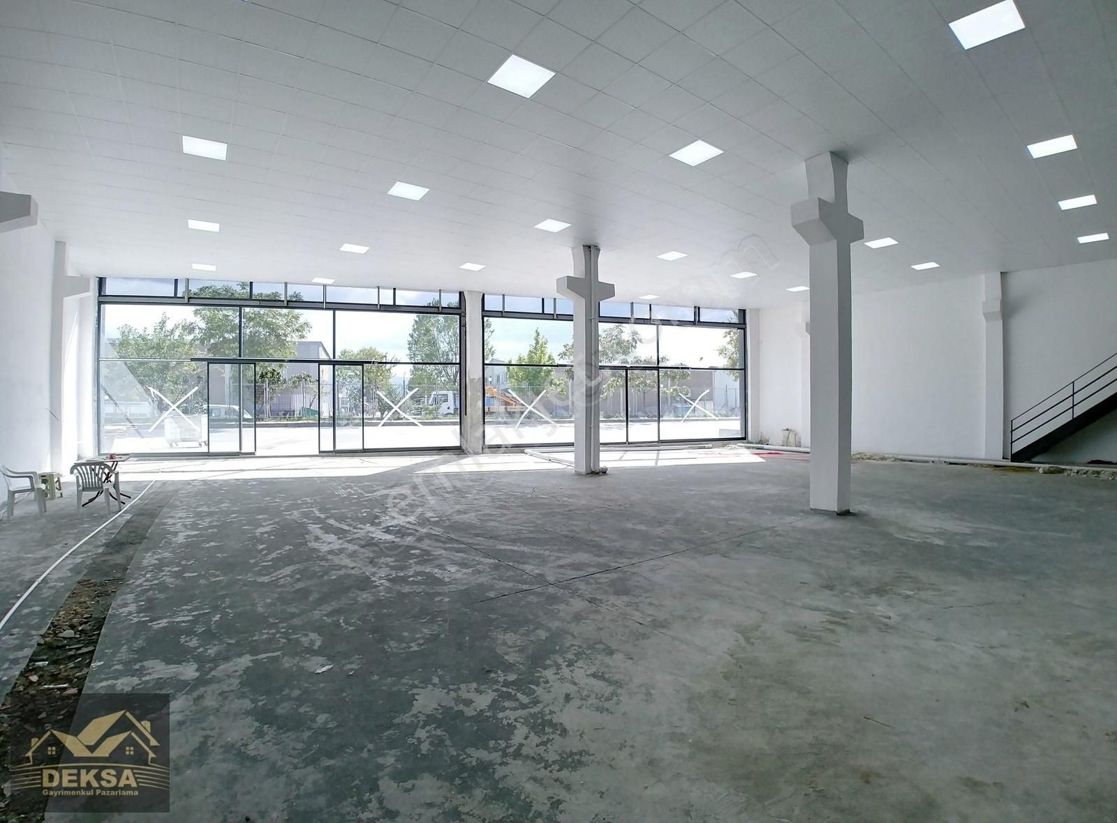 İzmit Sanayi Sitesi Karşısı Ana Caddede Satılık 817 M2 Dükkan - Görsel 12