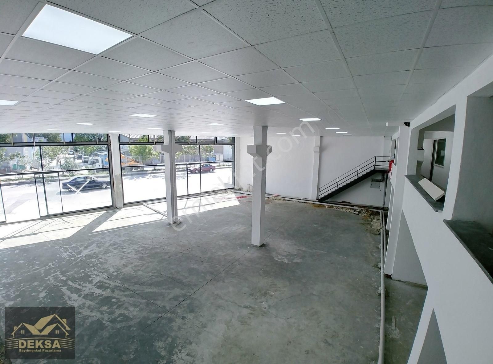 İzmit Sanayi Sitesi Karşısı Ana Caddede Satılık 817 M2 Dükkan - Görsel 13