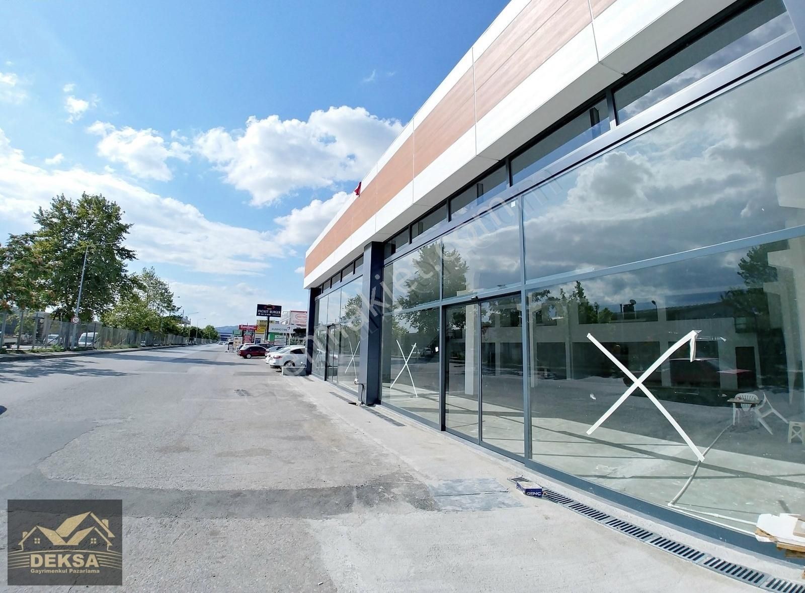 İzmit Sanayi Sitesi Karşısı Ana Caddede Satılık 817 M2 Dükkan - Görsel 27