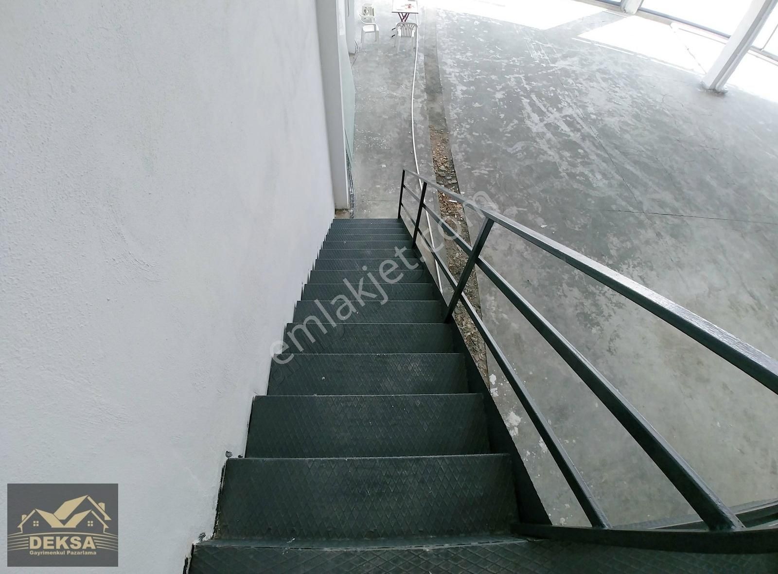 İzmit Sanayi Sitesi Karşısı Ana Caddede Satılık 817 M2 Dükkan - Görsel 3