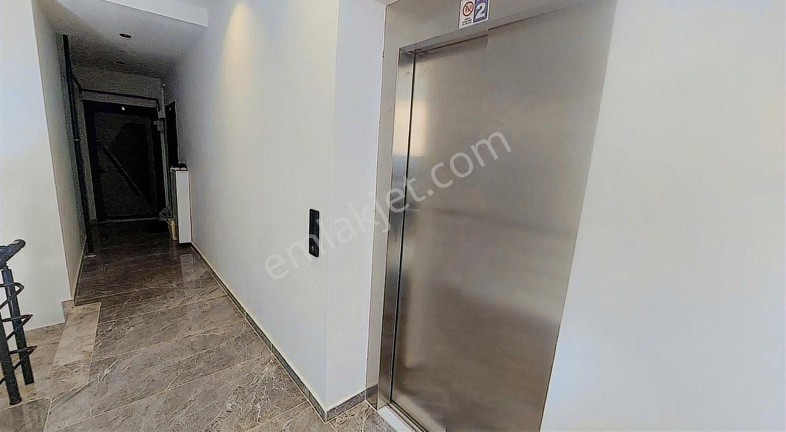 Kuşadası Değirmenderede Havuzlu Sitede Sıfır 2+1 Lüx Bahçe Katı - Görsel 5