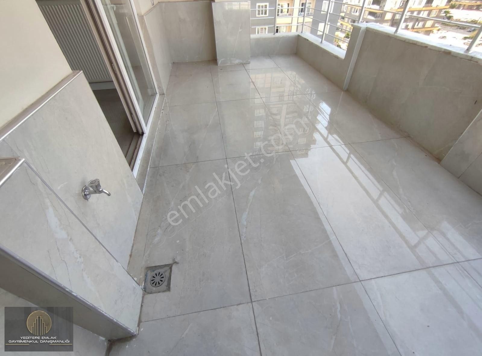 Yeditepe Emlak'tan Tramvay Yakını Eşyalı 2+1 Kiralık