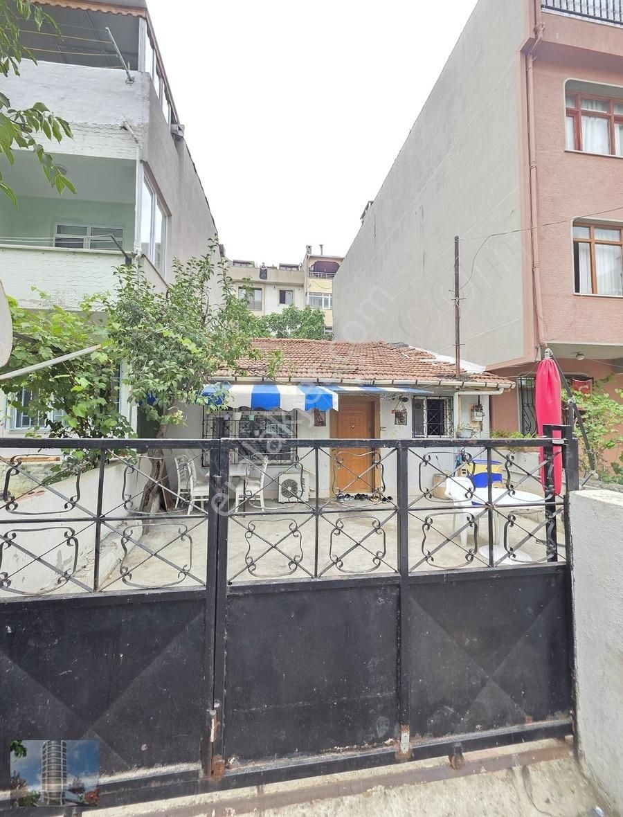 Esatpaşa Sedir Sokakta 169 M2 Satılık Arsa..