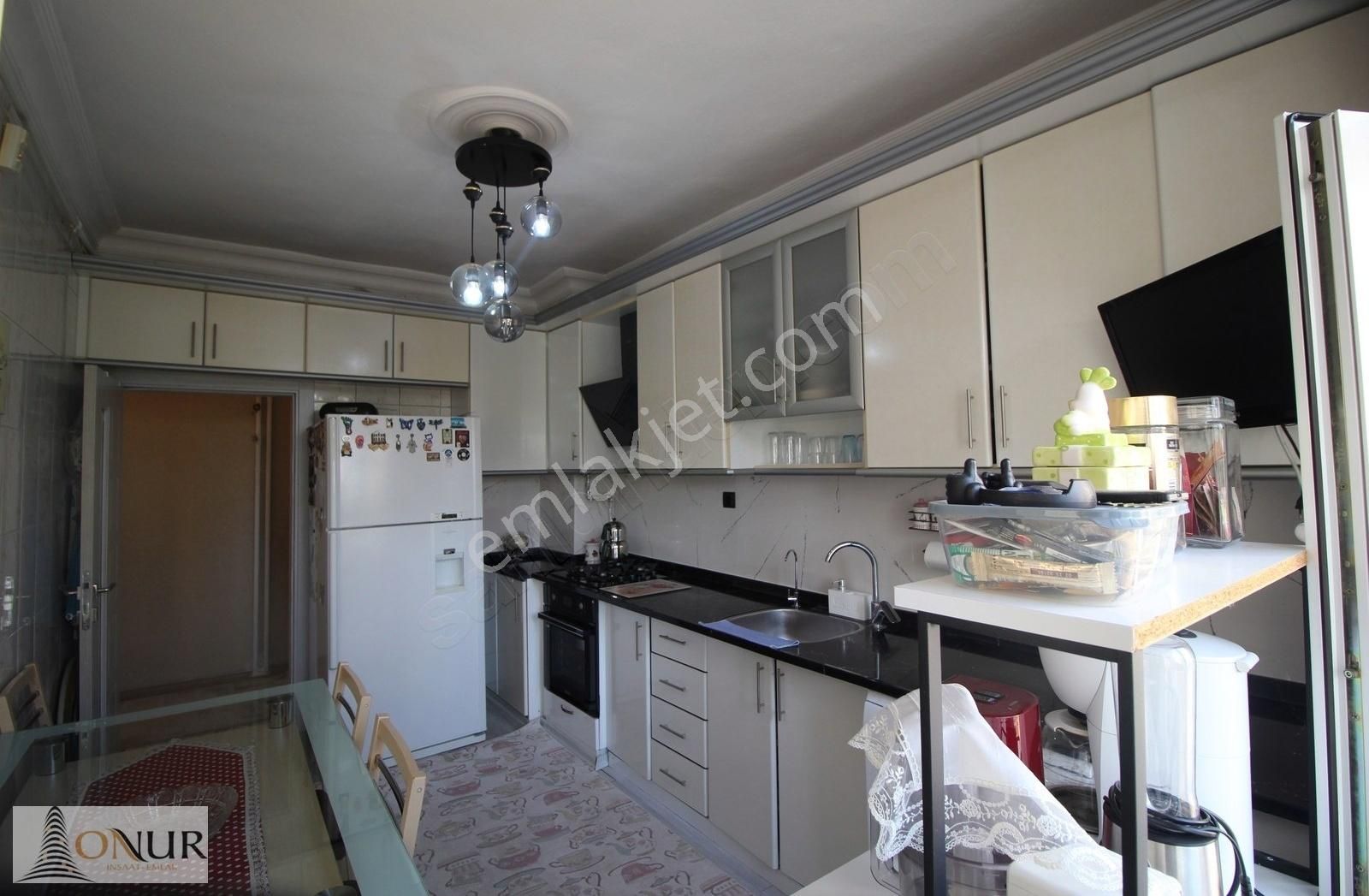 Onur Emlak Karşehir Siteleri Ara Kat 3+1 Bakımlı Satılık Daire
