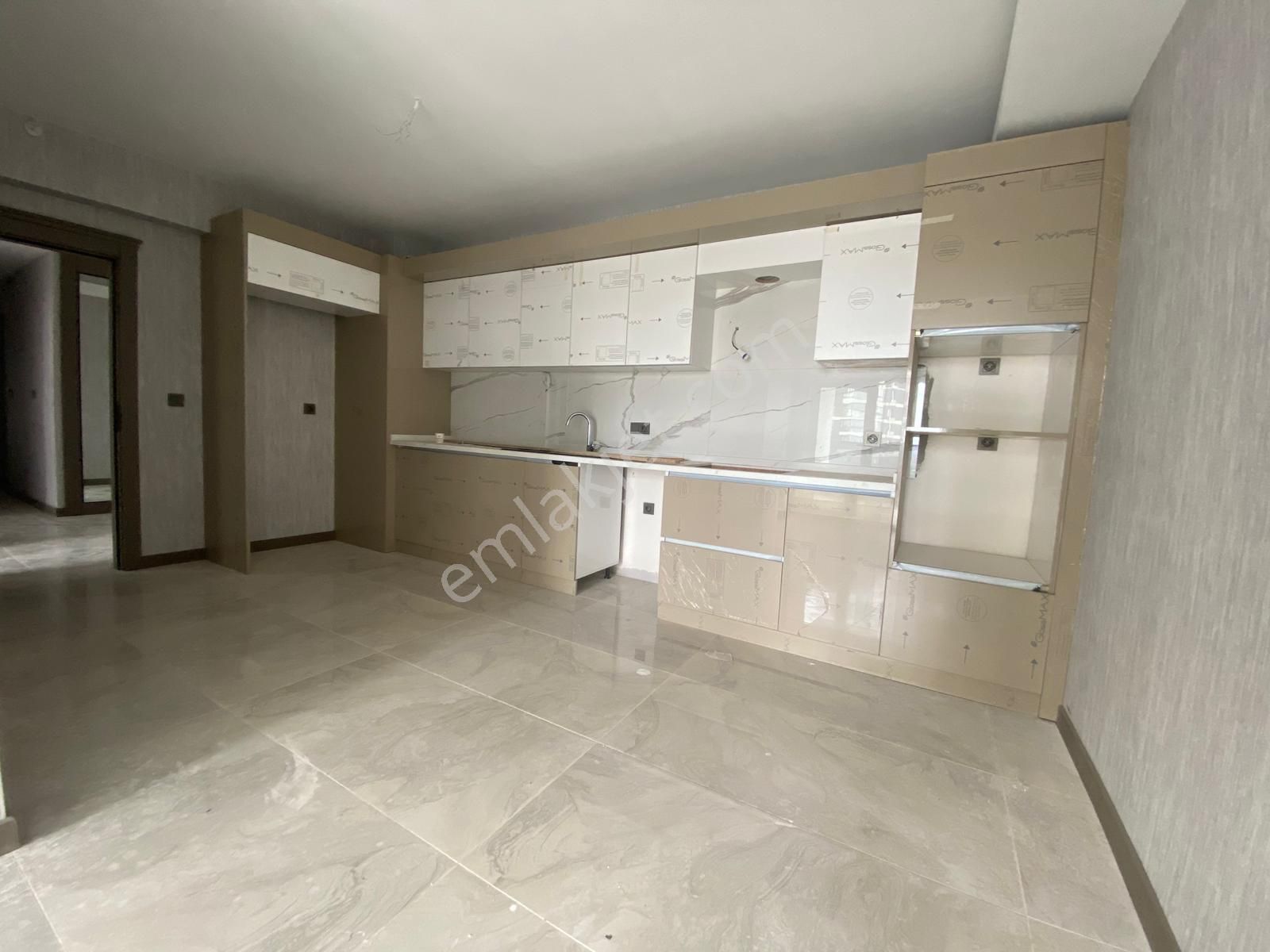 Nasip Emlak'tan Satılık 4+1 Hastane Bölgesinde Daire