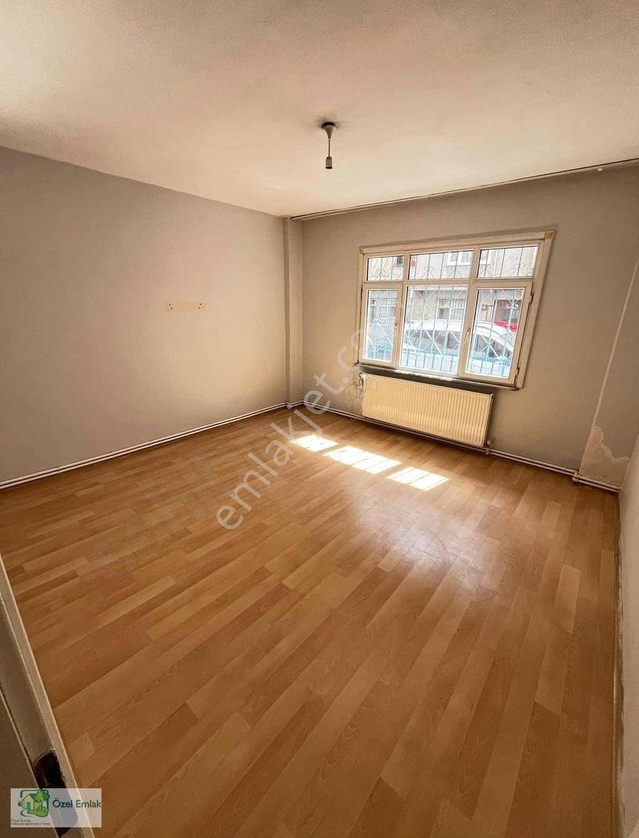 Özel Emlak'tan Okul Güzergahında Kiralık 2+1 Düz Giriş Daire