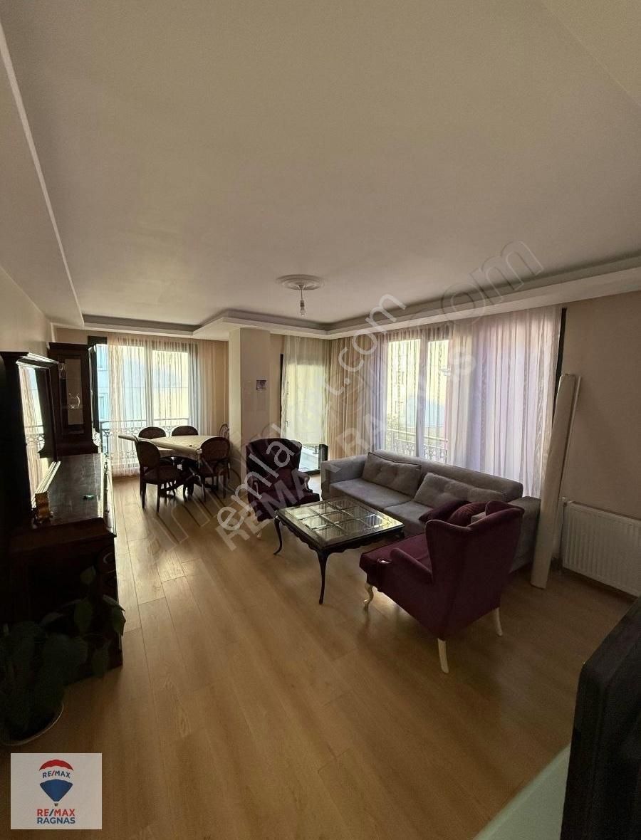 Çekmeköy Taşdelen Ana Cadde De Eşyalı Kiralık 2+1 Daire