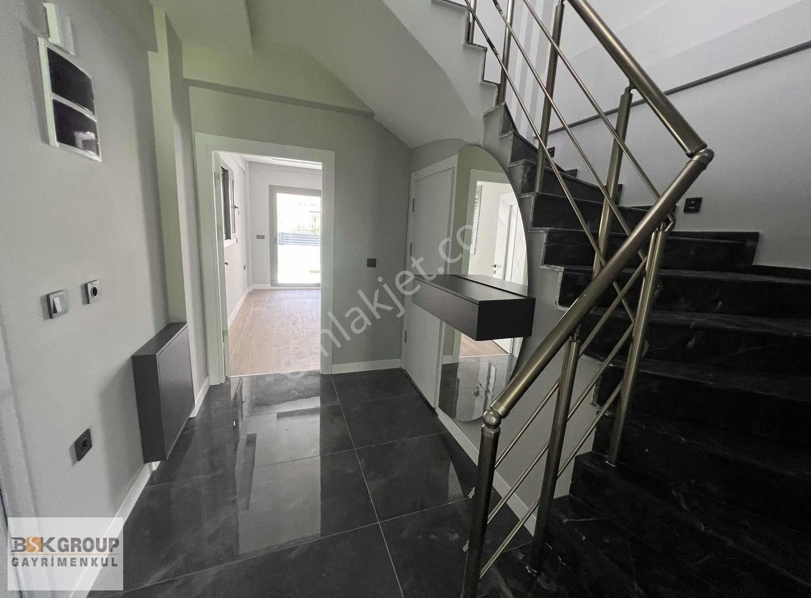 Bsk Group'dan Ultra Lüx Kullanışlı Ferah Villa..! - Görsel 23