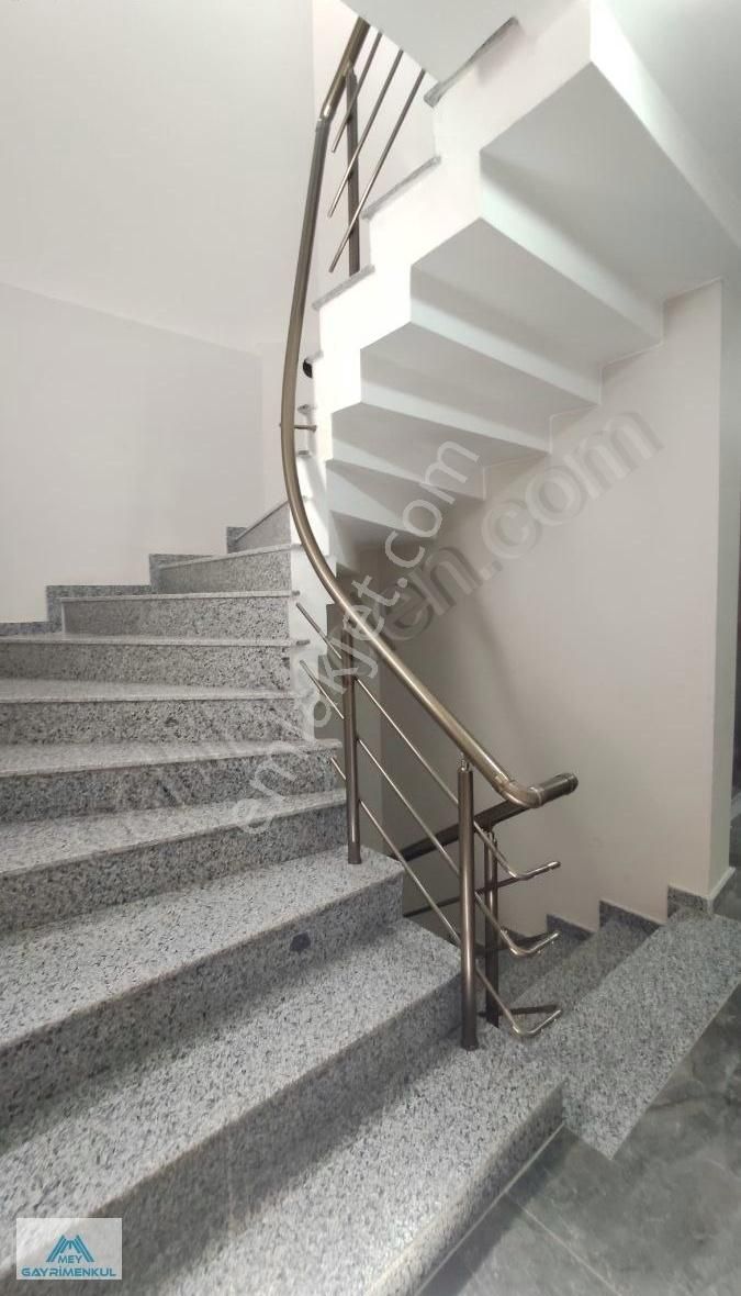 Site İçerisinde Satılık 5+1 Dubleks Daire