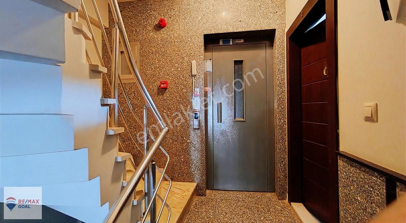 Üsküdar 'ın En Nezih Sokağında Satılık Daire