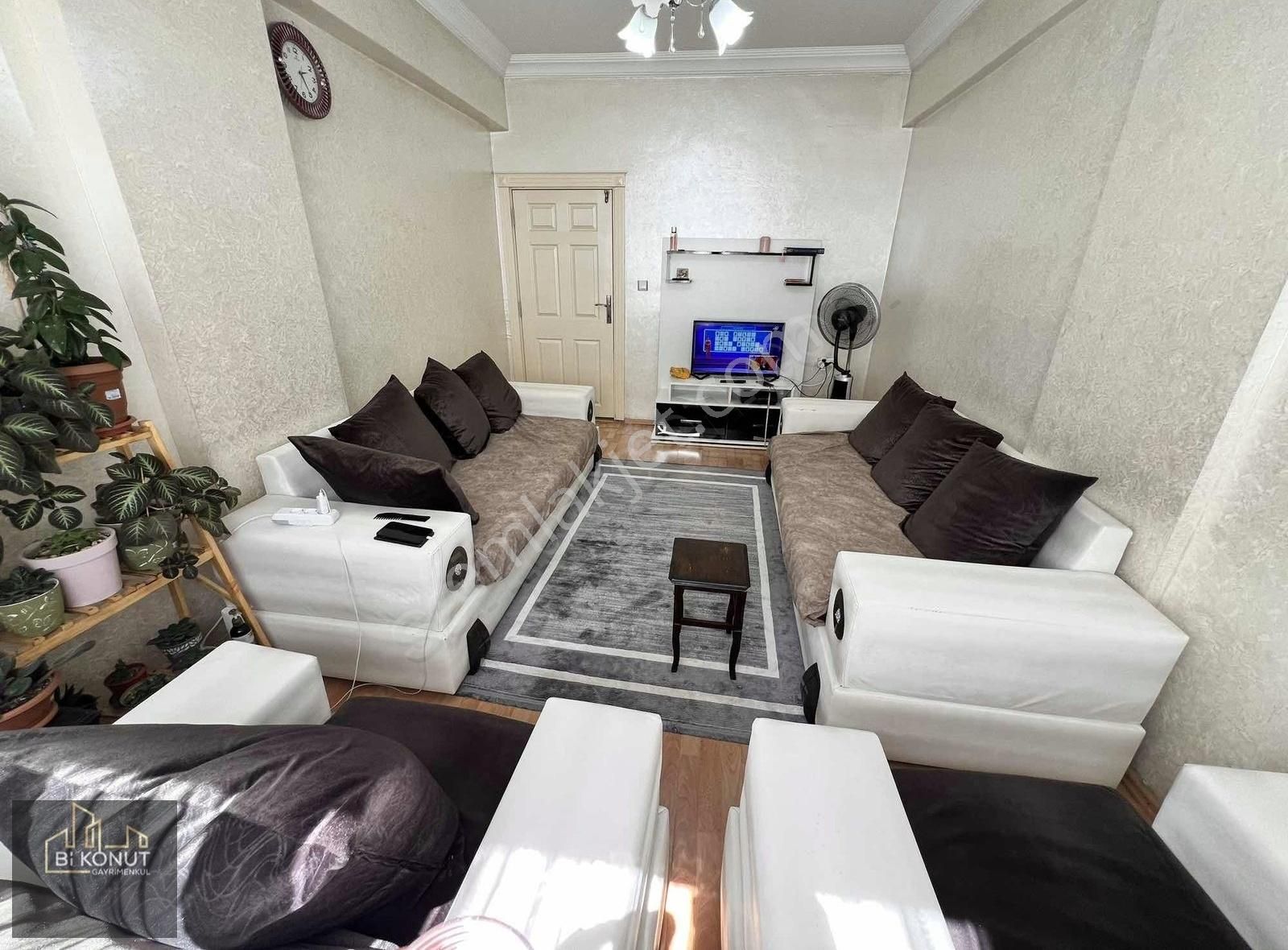 Yeditepe Yüzme Havuzu Karşısı 2+1 Satılık Arakat Daire + Garaj