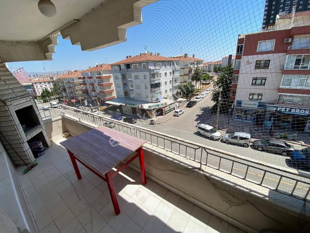 Sincan Andiçen Mah 3+1 Bağımsız Ara Katta Cadde Üzeri Daire