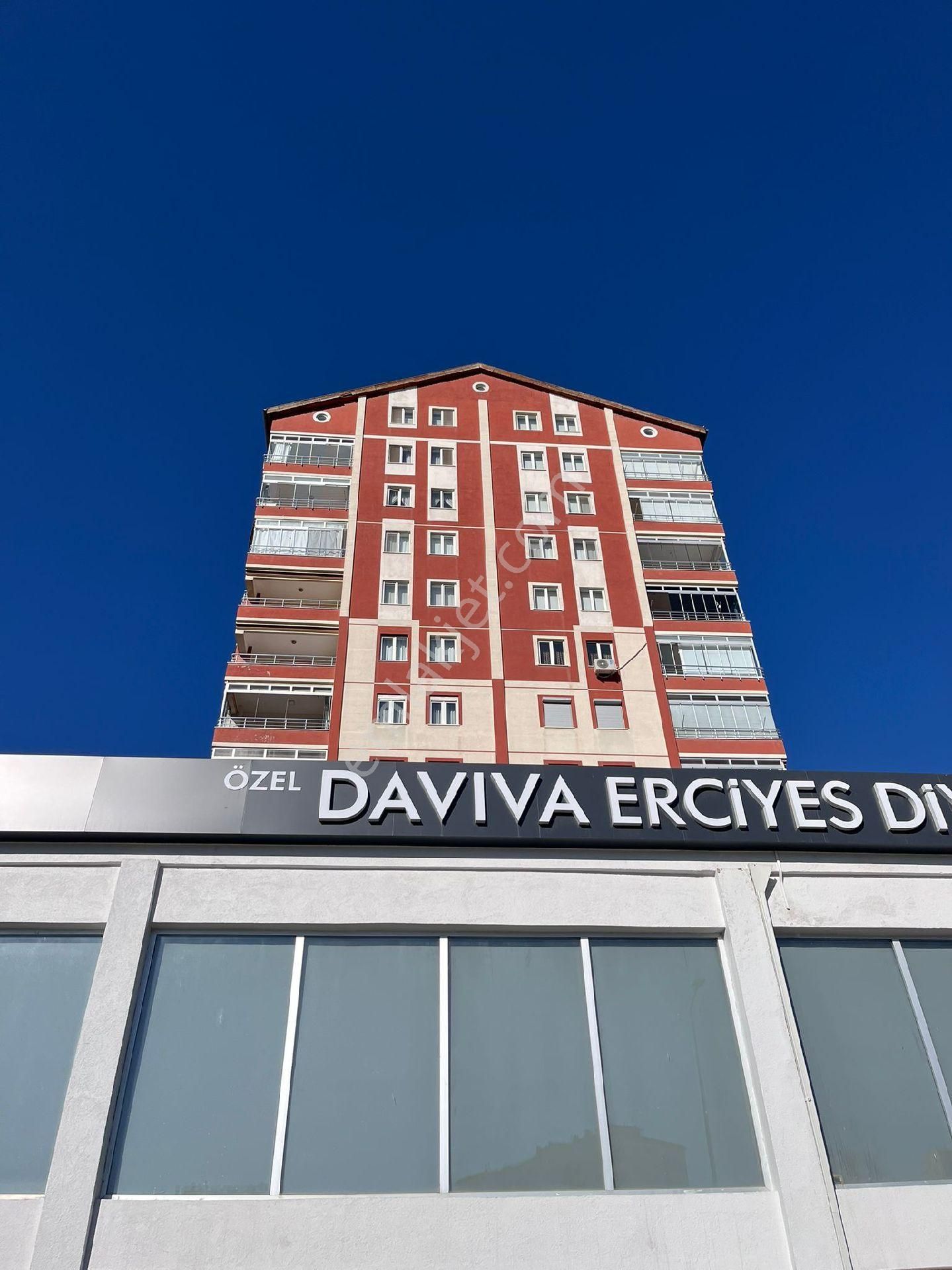 Bağdat Caddesi Adliyeye 10 Dk Yürüme Mesafesi