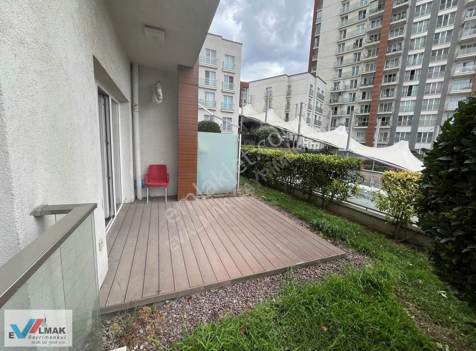 Tema İstanbul Da 1+1 Boş Bahçe Katı Kiralık