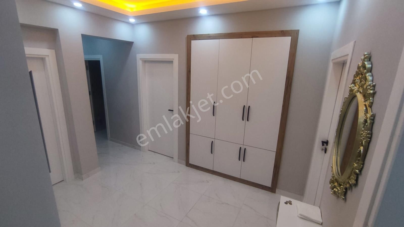 Güvenlik Mahallesinde 3+1 İçi Masrafsız Yapılı Asansörlü Satılık Daire