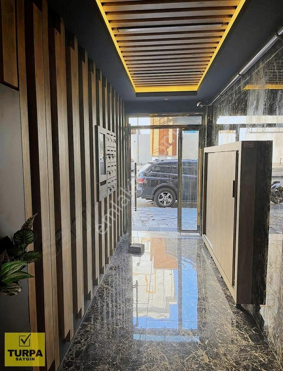 Deniz Manzaralı Cadde Üstü Daire - Görsel 6