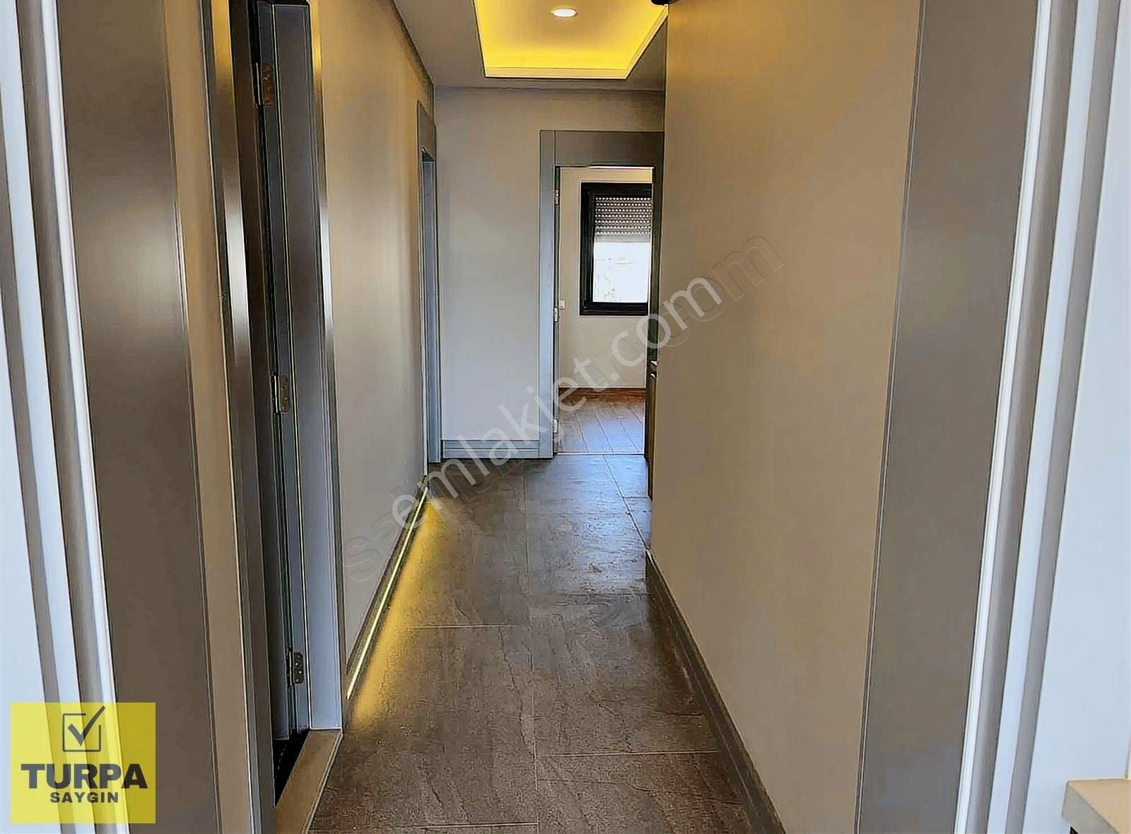 Deniz Manzaralı Cadde Üstü Daire - Görsel 2