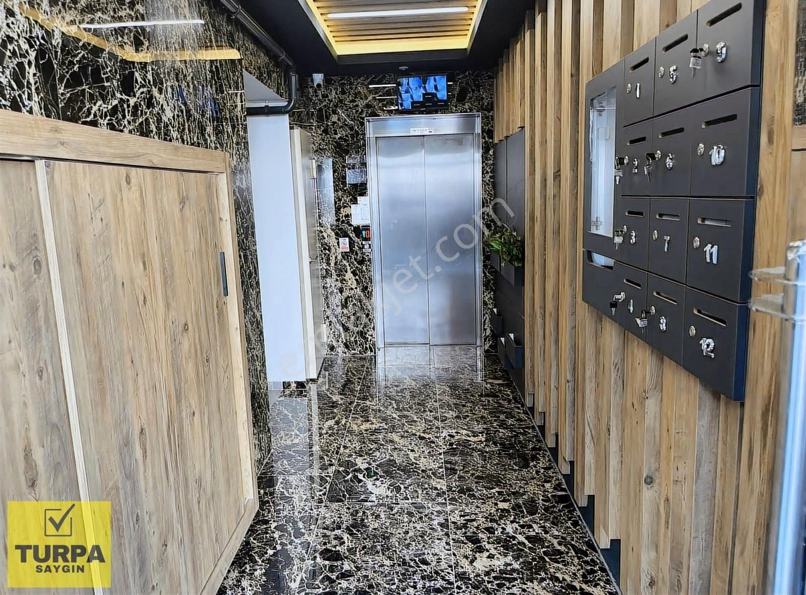 Deniz Manzaralı Cadde Üstü Daire - Görsel 9