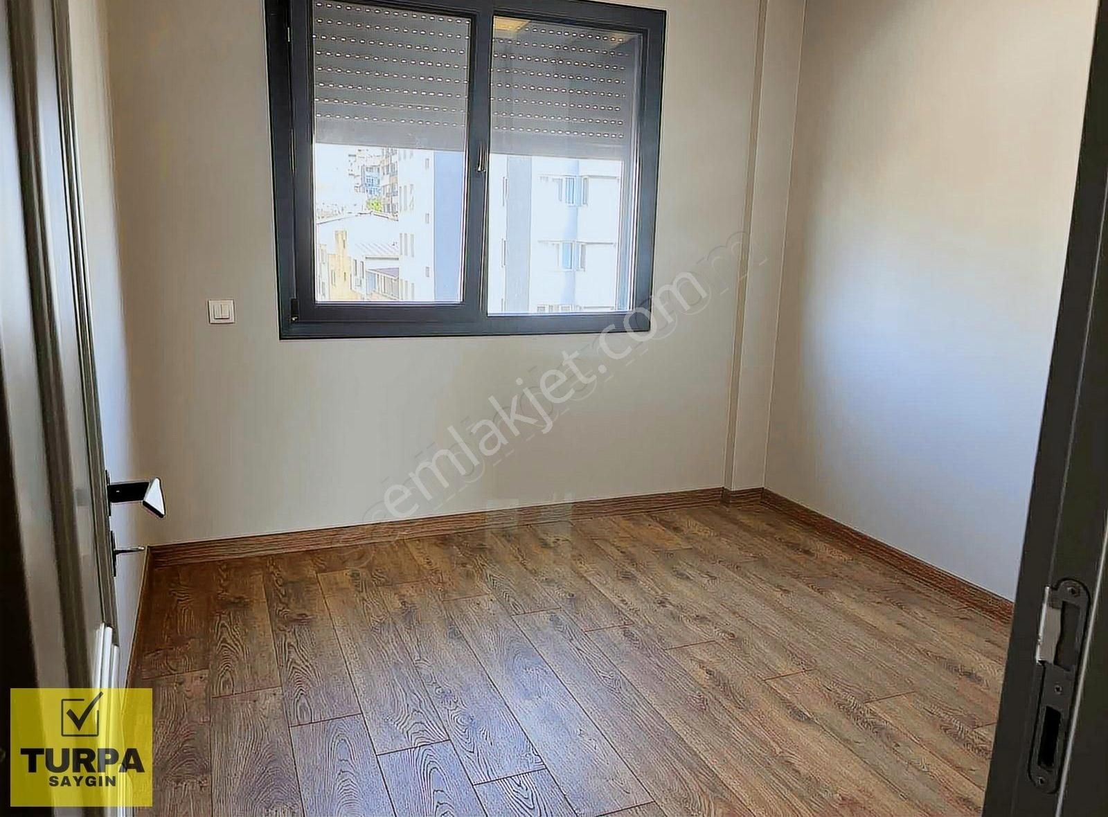 Deniz Manzaralı Cadde Üstü Daire - Görsel 21