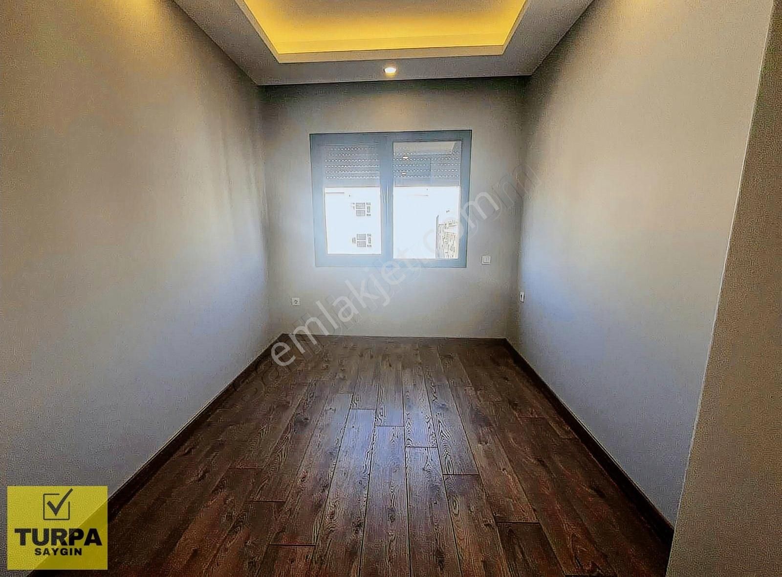 Deniz Manzaralı Cadde Üstü Daire - Görsel 23