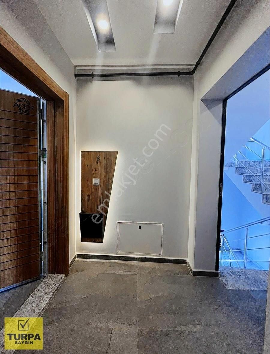 Deniz Manzaralı Cadde Üstü Daire - Görsel 17