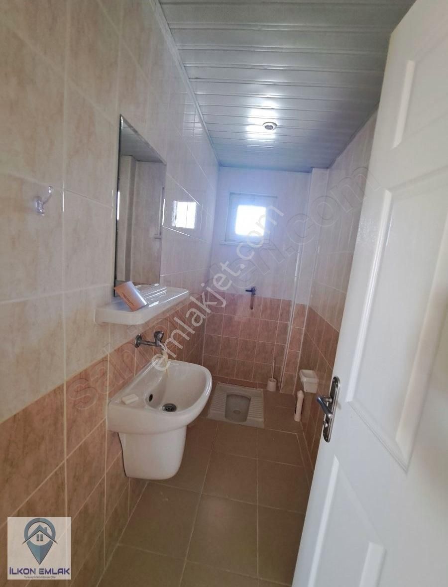 Turkuazda Temız Bakımlı 3+1 Y Tipi Kiralik
