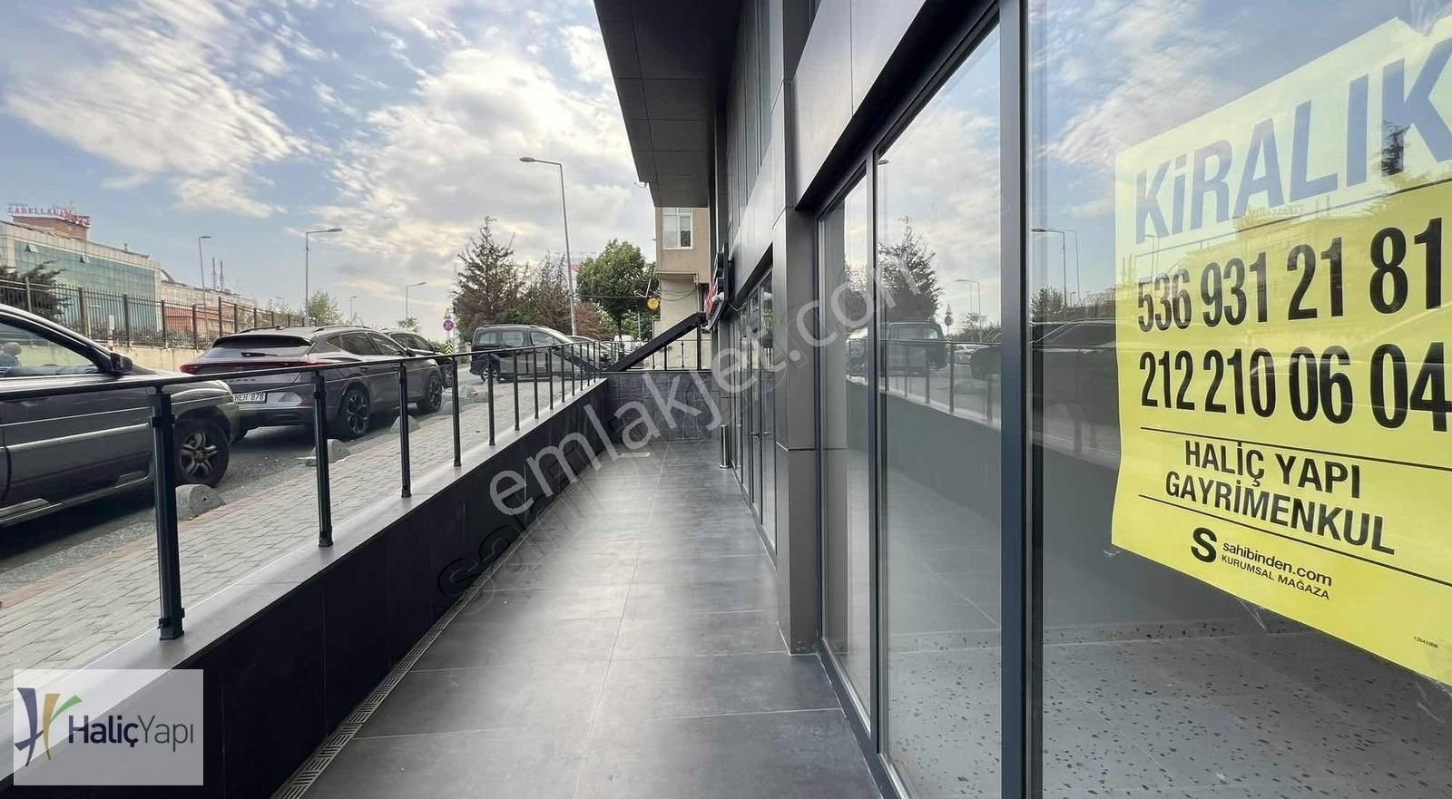 Gürsel Mah E-5 Yan Yolda Kiralık Giriş Dükkan