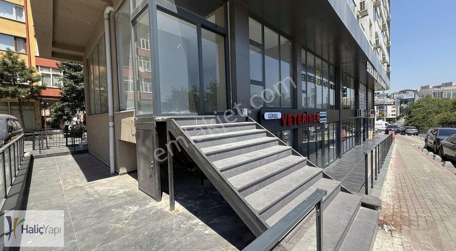 Gürselde Ana Cadde Üzeri Kiralık Mağaza İşyeri