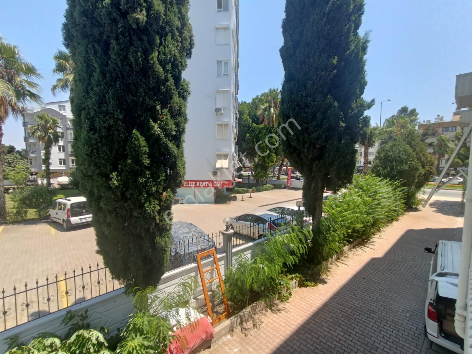 E.yücelden Konyaaltı Liman Da Cadde Üstü Geniş 3+1
