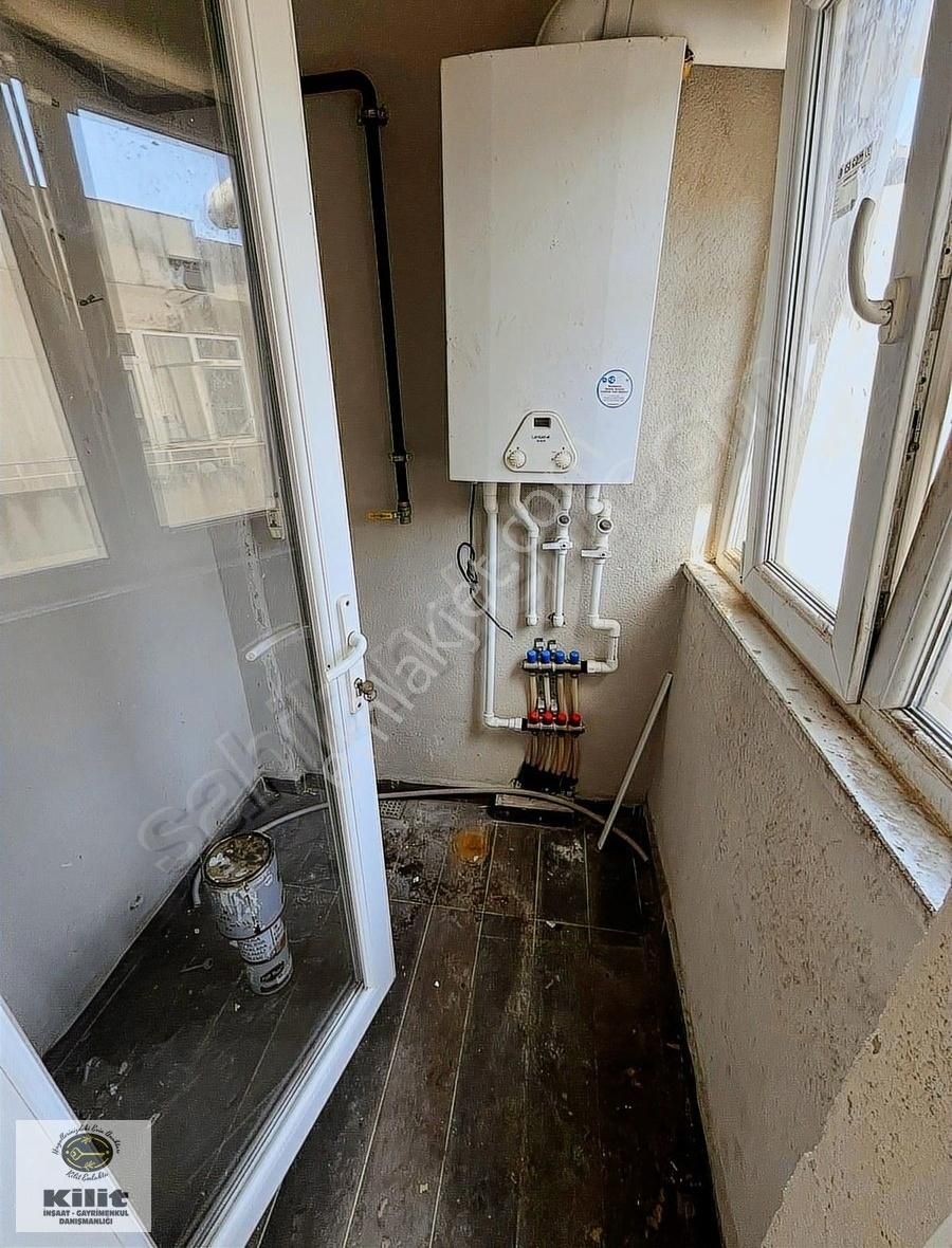 Bandırma- Atatürk Caddesinde 1+1 Ara Kat Kiralık Ofis/daire