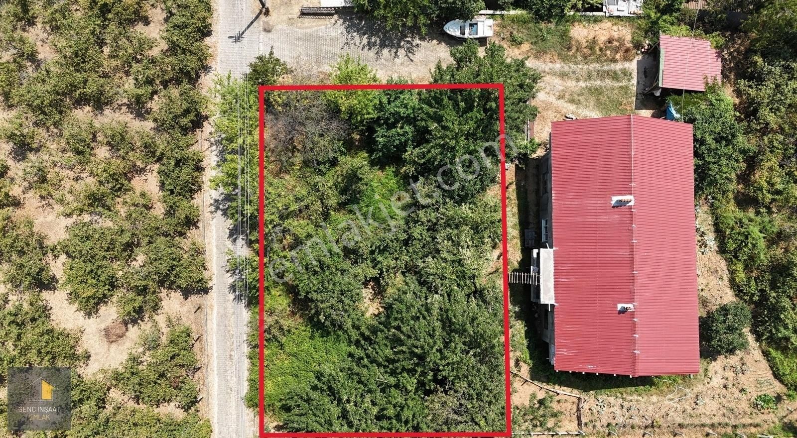 Akçakoca'da Denize 1 Km Mesafede %30 İmarlı 464 M² Arsa