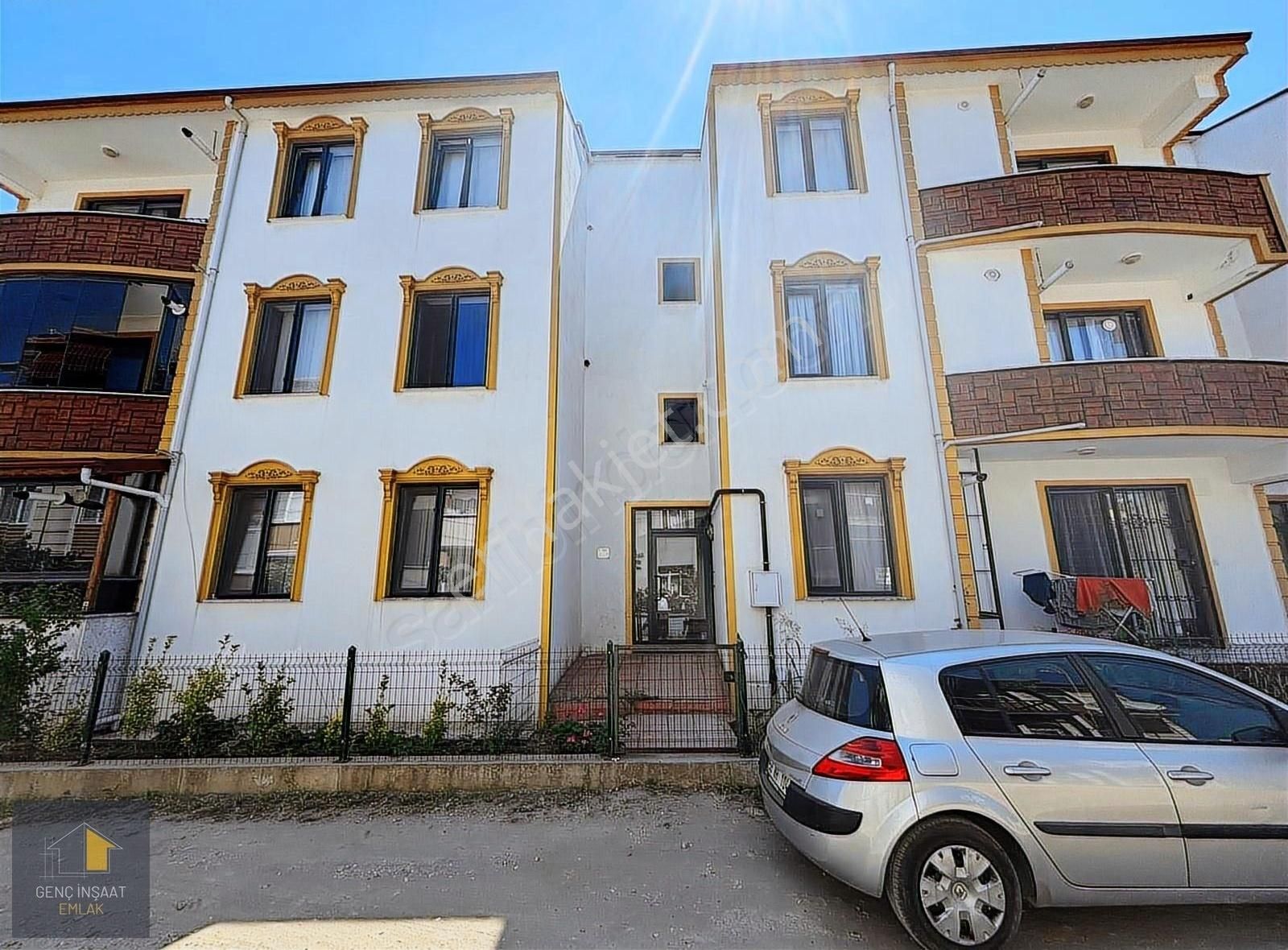 Karasu 'da Sıfıra Yakın Denize 2dk Full Eşyalı Satılık 2+1 Daire