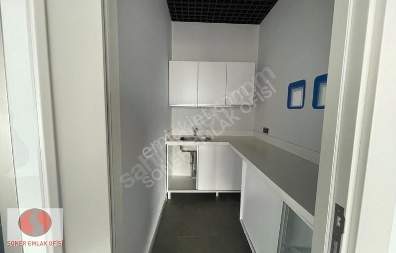Kuriş Kule'de 16.kat Deniz Manzaralı Kiralık Lüks A+ Ofis - Görsel 19