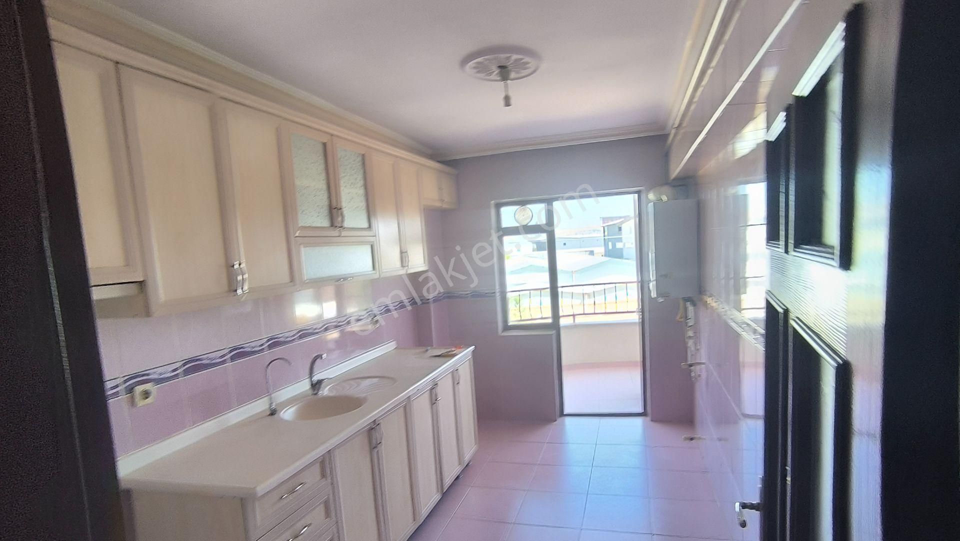 Yılmaz Gayrimenkulden Kiralık Asansörlü 2. Ara Kat 3+1 Ön Cephe Kira 18.000