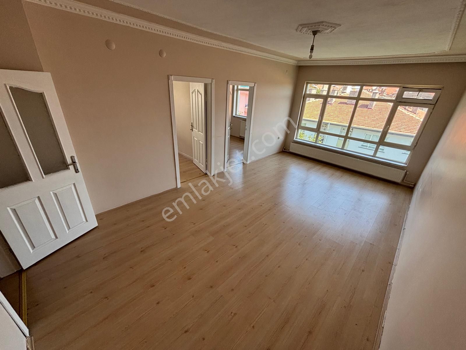 Tuna'dan Alacalı Cad.üzeri 3+1 Yapılı Katta Kiralık Daire