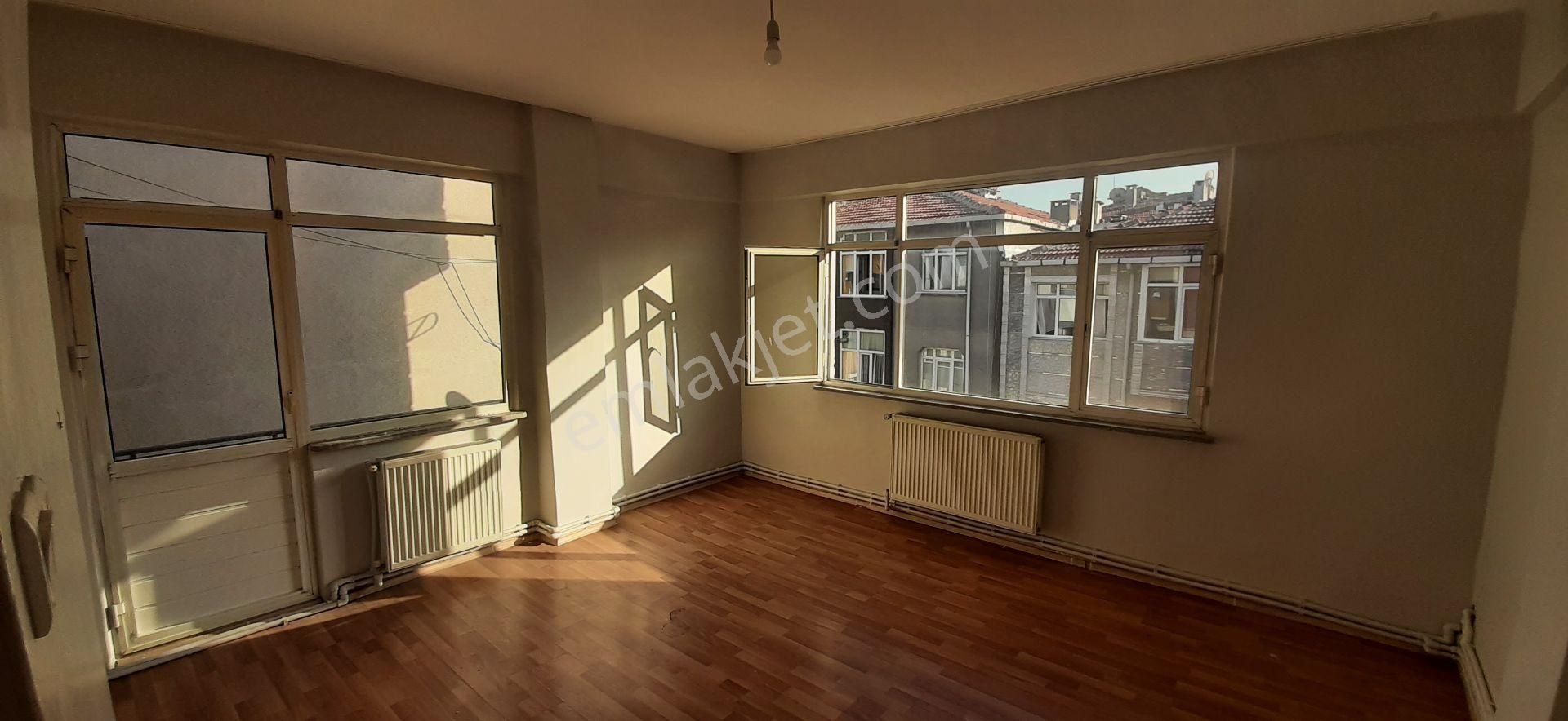 Sahibinden Bekar Memura Veya Memur Aileye 2+1 4. Kat Ön Cephe Kiralık Daire