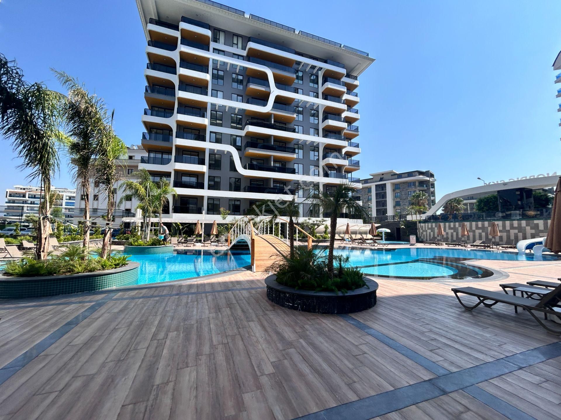 Alanya Tosmur'da Kiralık 2+1 Ultra Lüx Sitede Manzaralı Daire