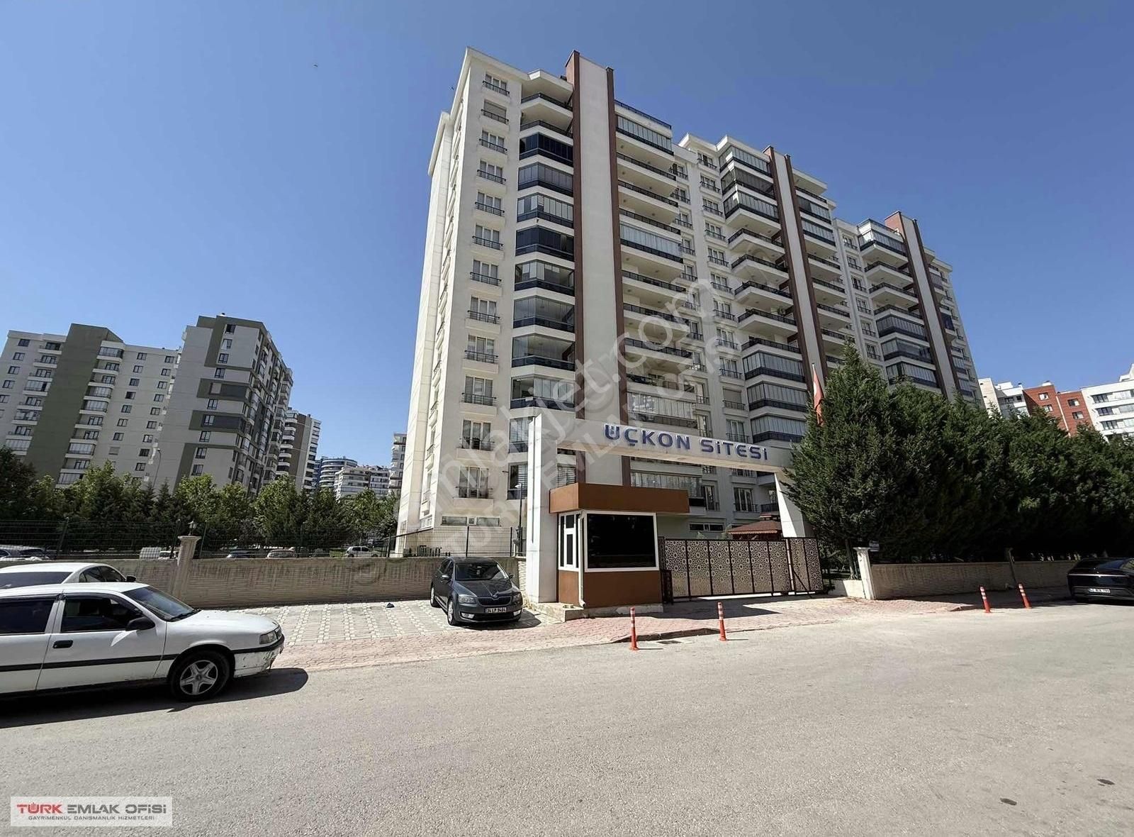 Şeker'de Satılık Site İçi 4+1 Üç Cepheli Lüks Daire