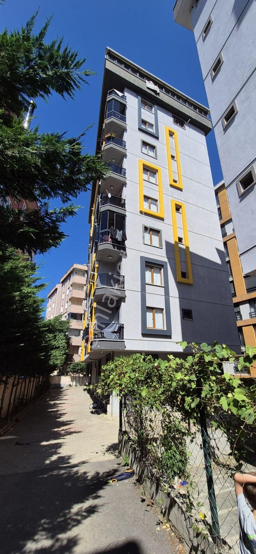 Çekmeköy Güngören Mah. Satılık 2+1 Daire