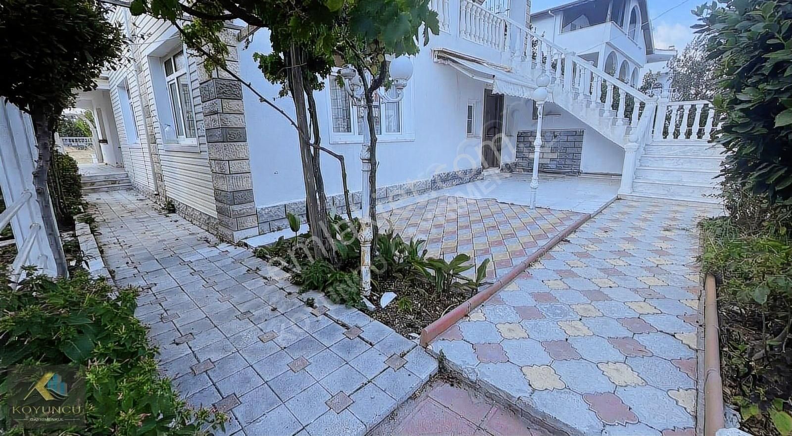 Koyuncu Gyrm-yeniçiftlik'de Deniz Tarafı 4. Ev 12 Odalı Konak - Görsel 2