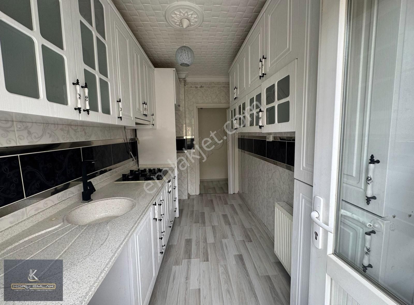 Esertepe Bankalar Caddesi Yakını Kat Konumunda Full Yapılı Daire