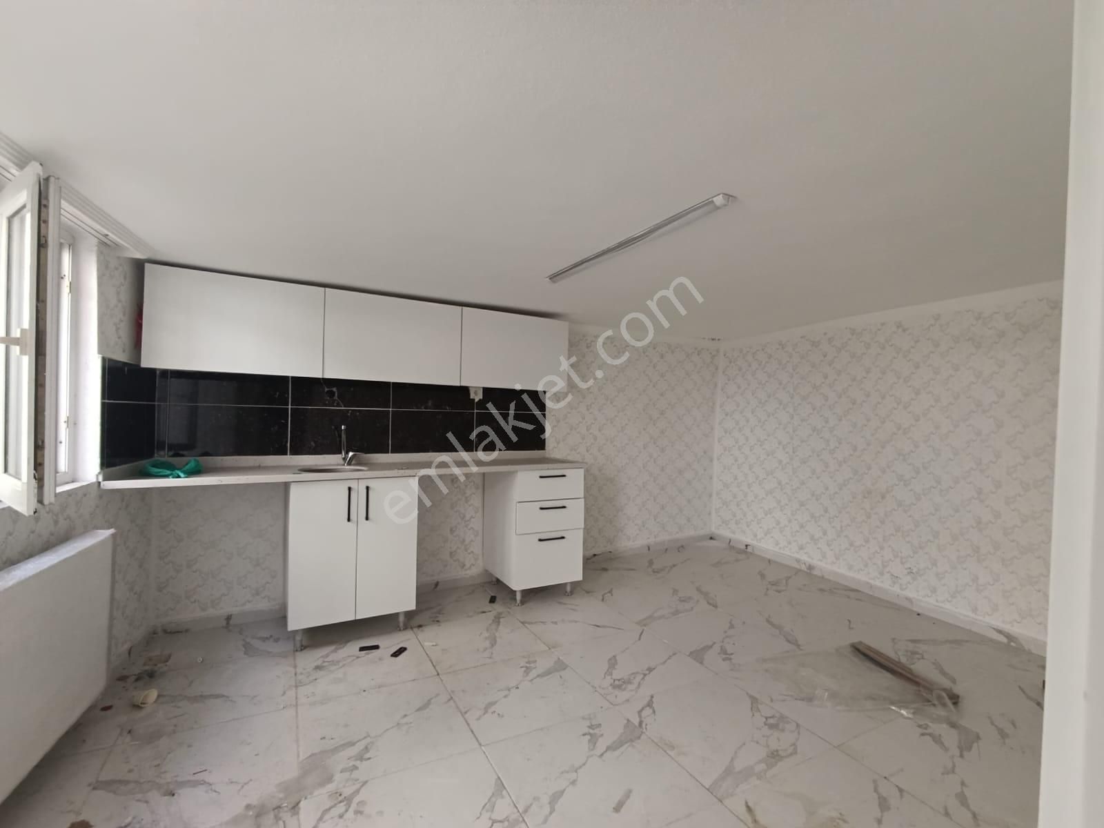 Mesken Emlakdn 75.yıl Mah Birysel Doğlgazlı Abonelr Bireysel 1+1