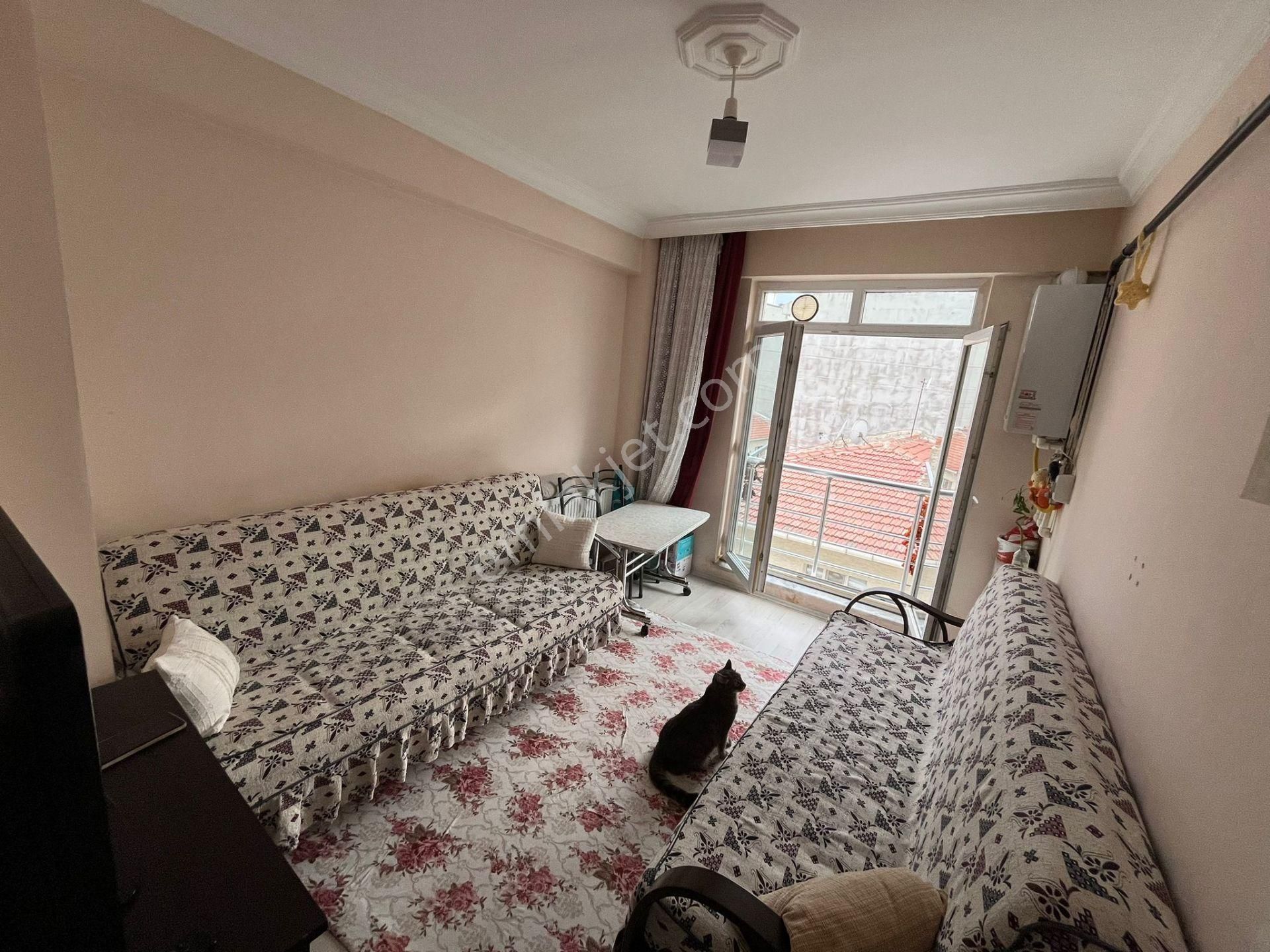 Akademi'den Şirintepe'de Ara Kat 1+1 Satılık Daire