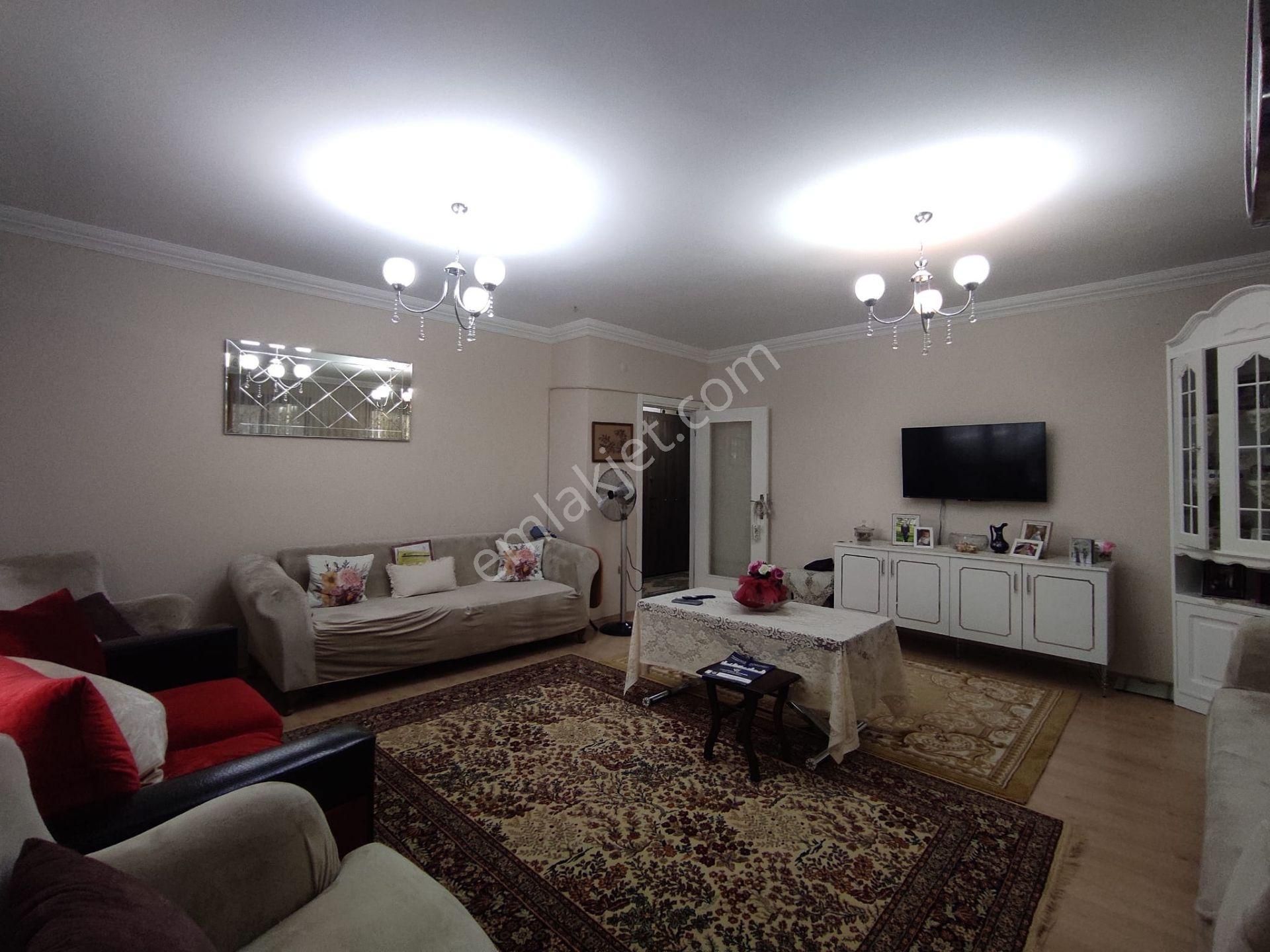 Villa Tadında 3 Katlı Tripleks 5+1 Satılık Ferah Daire - Görsel 3