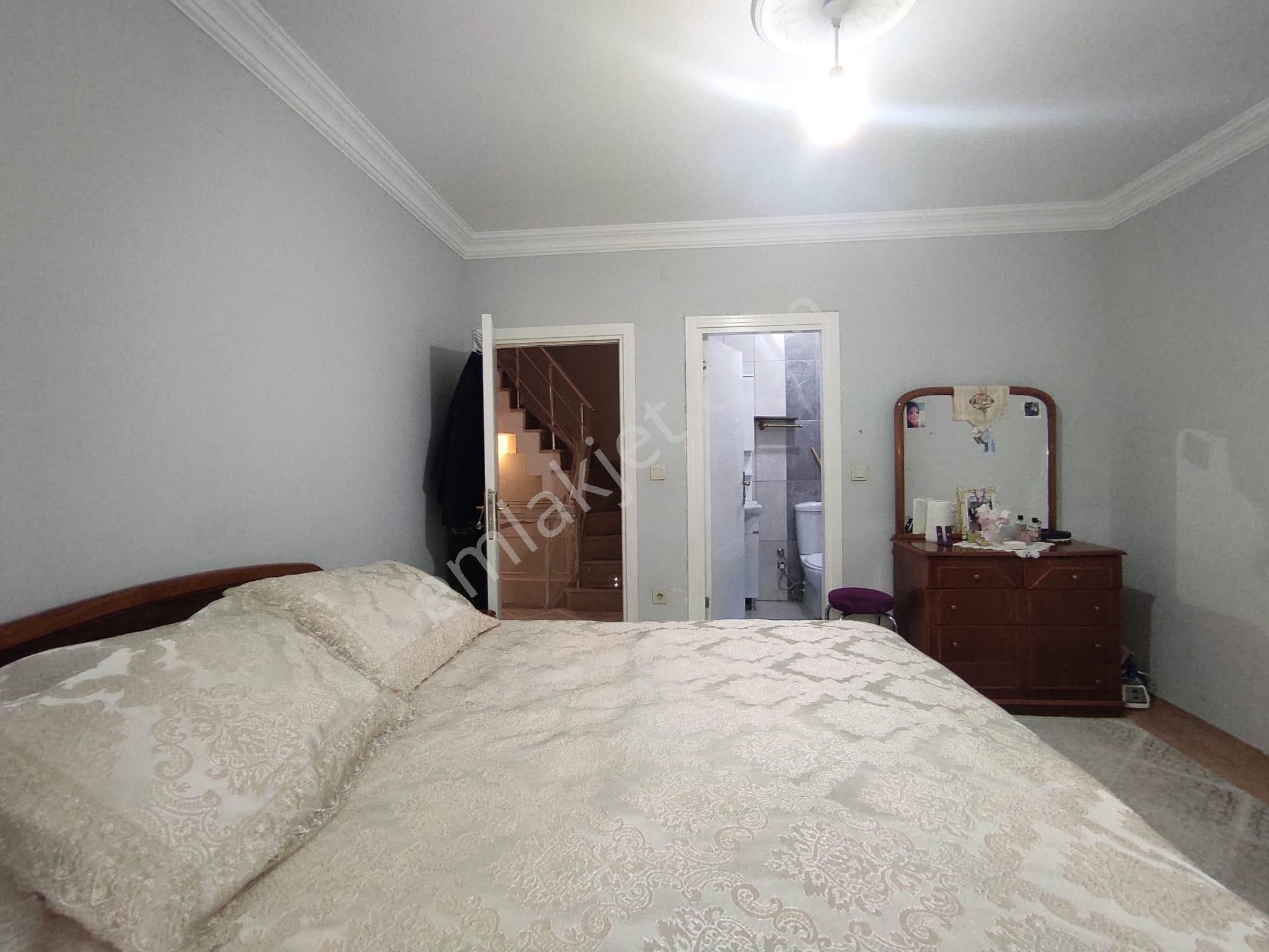 Villa Tadında 3 Katlı Tripleks 5+1 Satılık Ferah Daire - Görsel 17