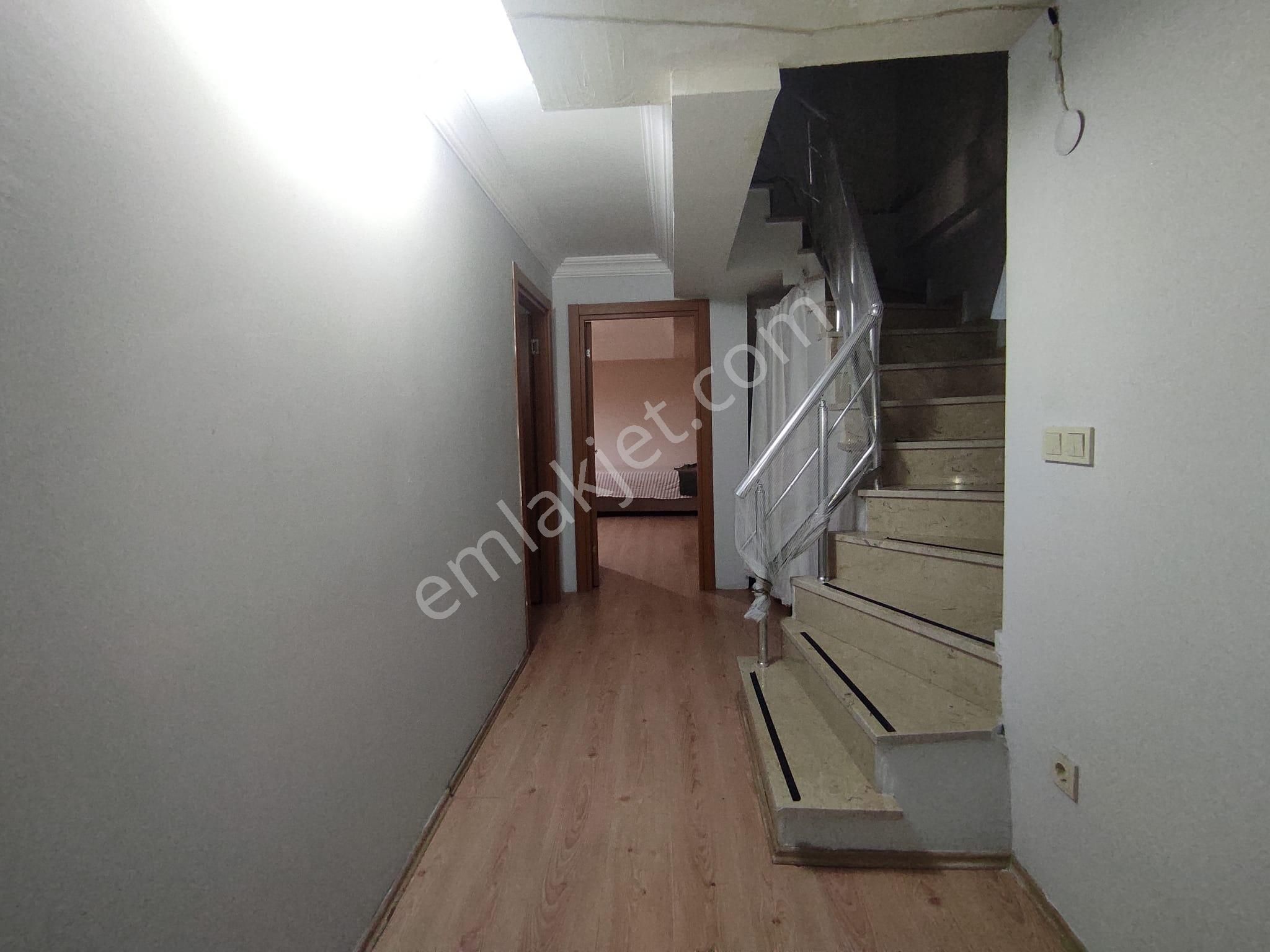 Villa Tadında 3 Katlı Tripleks 5+1 Satılık Ferah Daire - Görsel 28