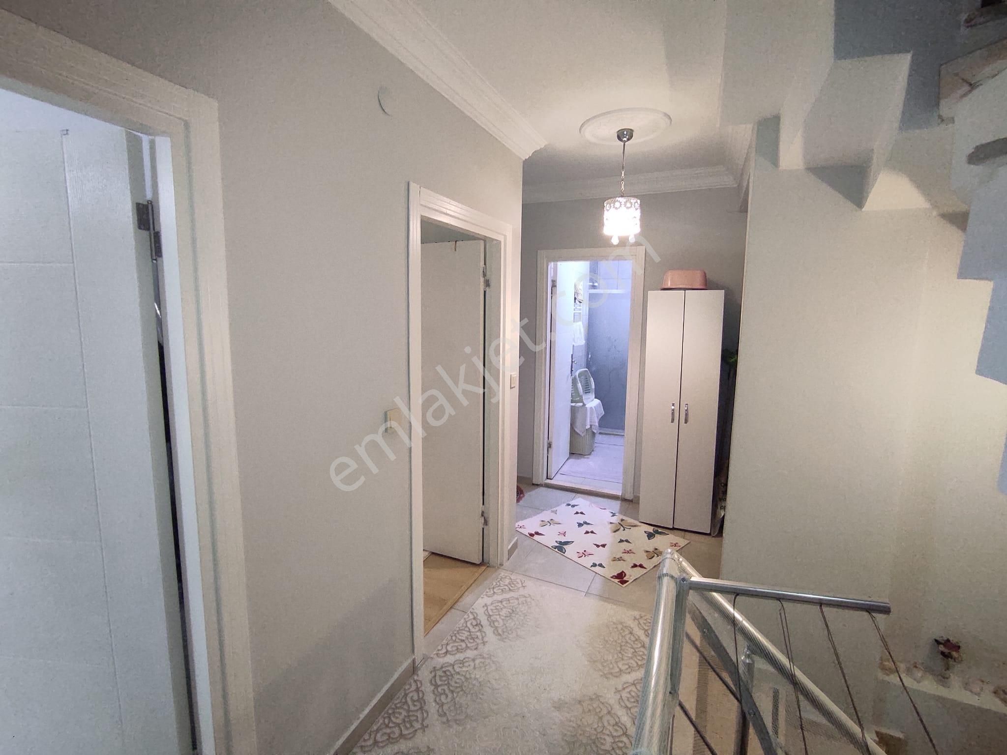 Villa Tadında 3 Katlı Tripleks 5+1 Satılık Ferah Daire - Görsel 15