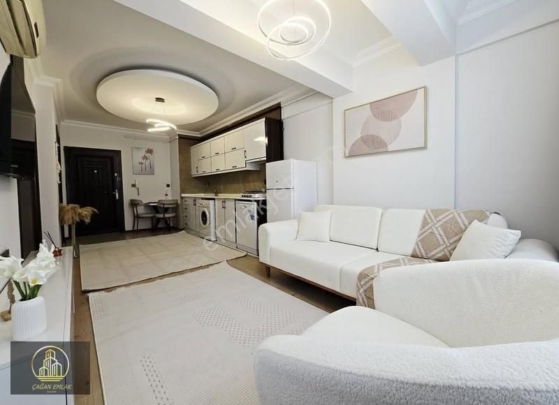 Çağandan Full Eşyalı Üniversite Ve Metro Durağı Karşısında 1+1